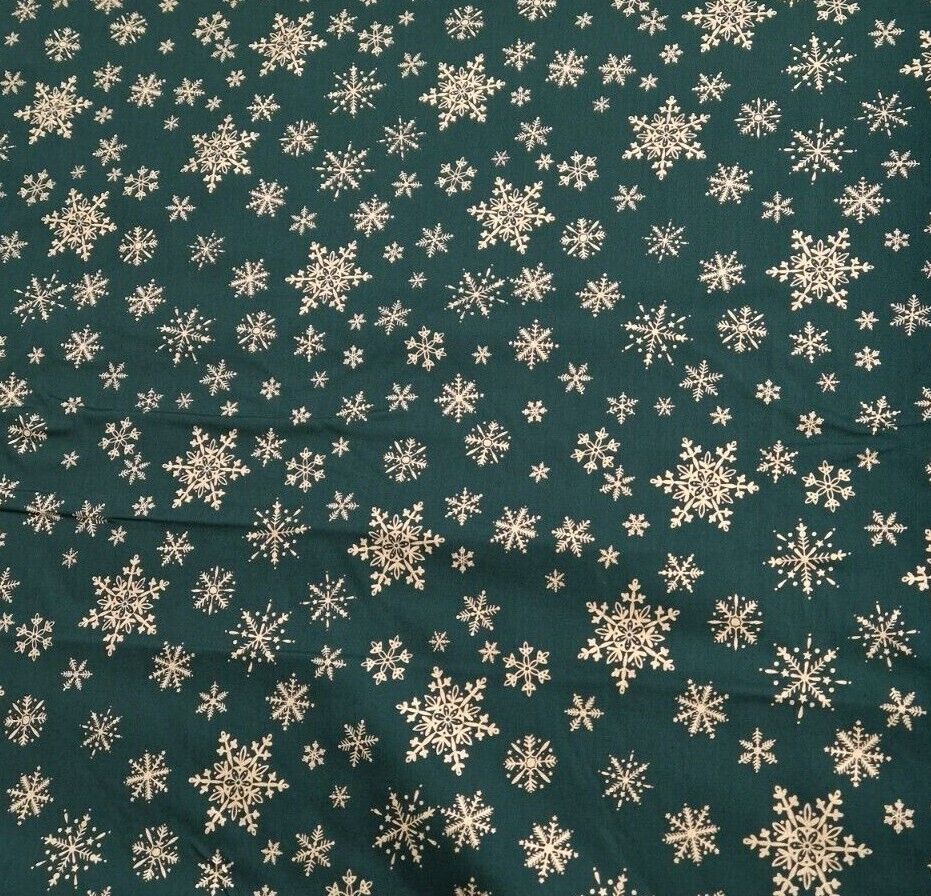 100% Cotton Christmas Fabric Reindeer Holly Xmas Sewing Craft Red Green Material